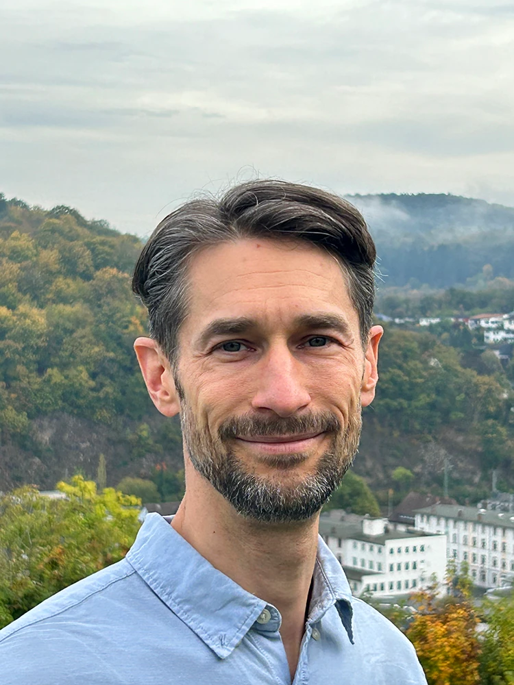 Porträt von Florian Kriegisch, Heilpraktiker für Psychotherapie und Hypnosetherapeut